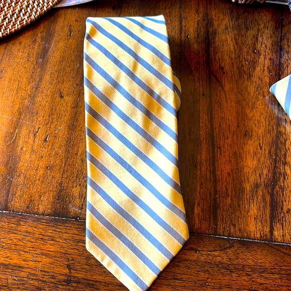Brooks Brothers Tie. Brand New - Picture 1 of 2